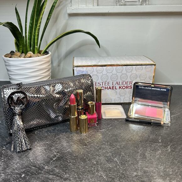 Estee Lauder x Michael Kors Blush Palette & Makeup 8 Pc Gift Set - Picture 1 of 16